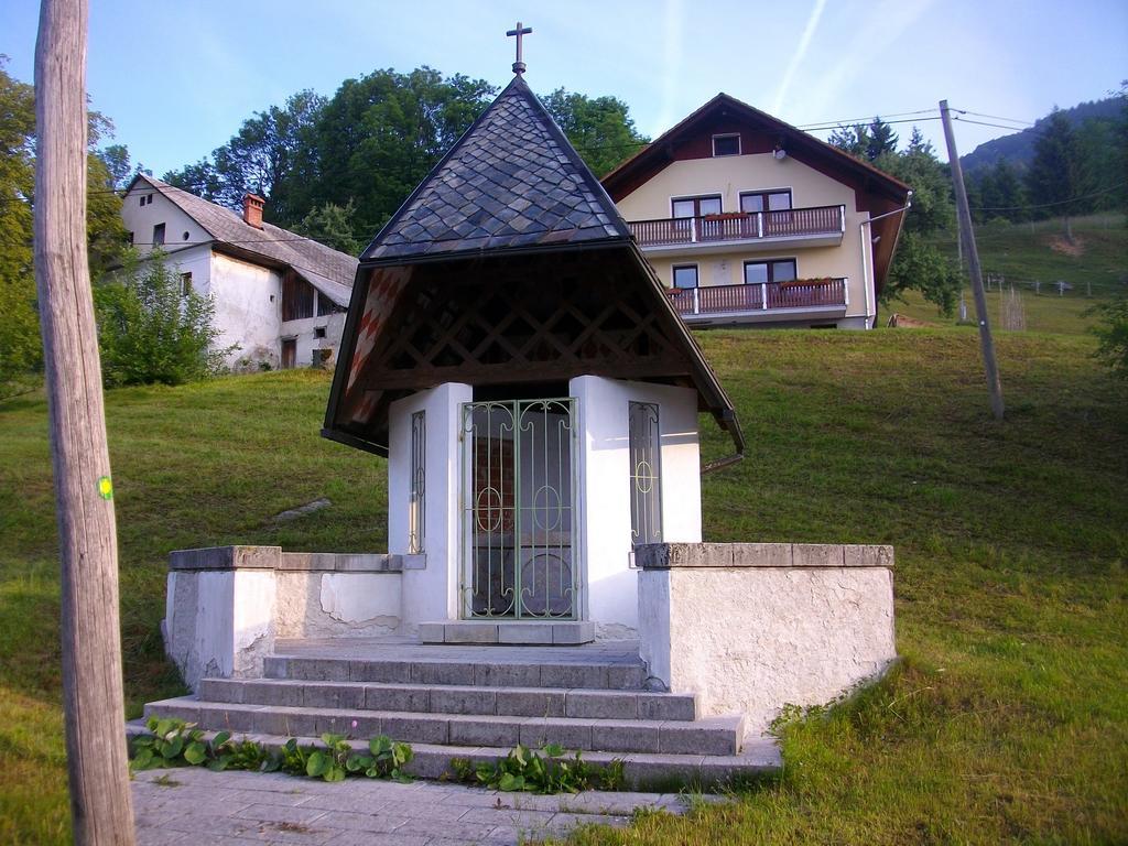 Gostilna Pension Blegos Poljane nad Skofjo Loko Exterior photo